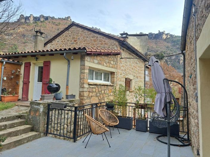 Image No.1-2 Bed House for sale