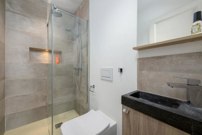 Image No.14-5 Bed Property for sale