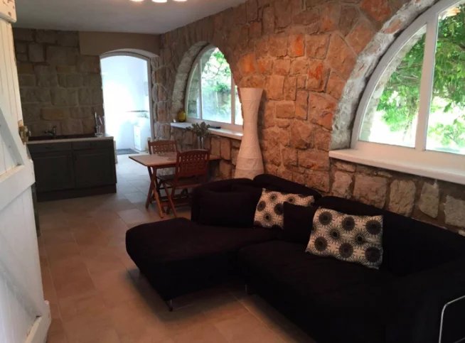 Image No.17-5 Bed Property for sale