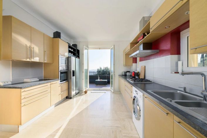 Image No.7-5 Bed Property for sale