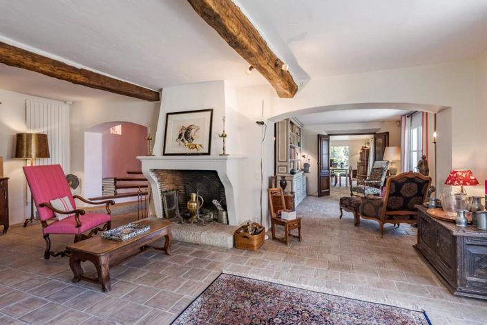 Image No.10-4 Bed Property for sale