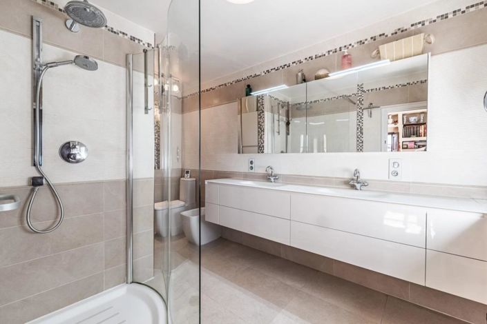 Image No.16-4 Bed Property for sale