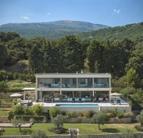 1 - Châteauneuf-Grasse, Villa