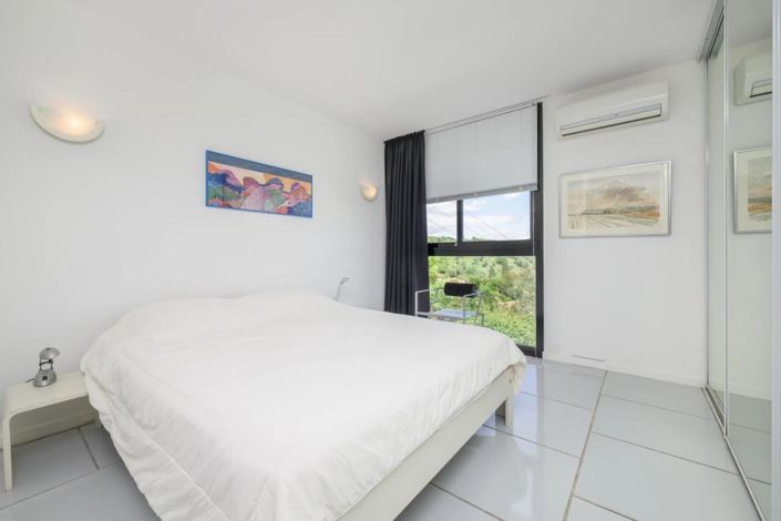 Image No.13-4 Bed Property for sale