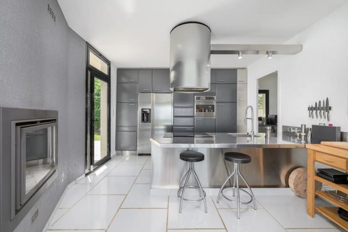 Image No.9-4 Bed Property for sale