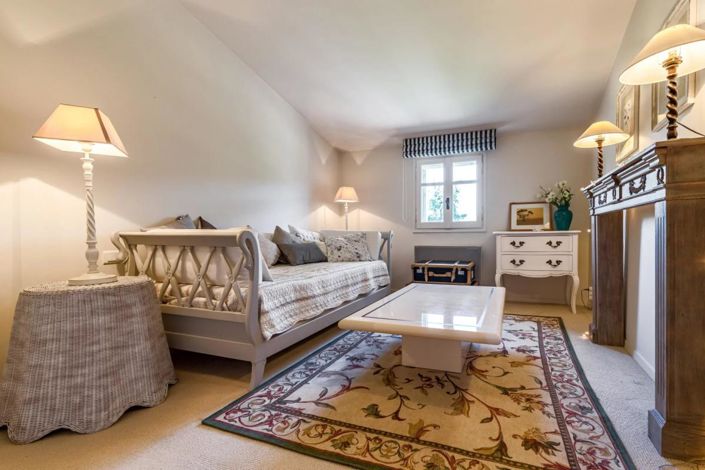 Image No.15-5 Bed Property for sale