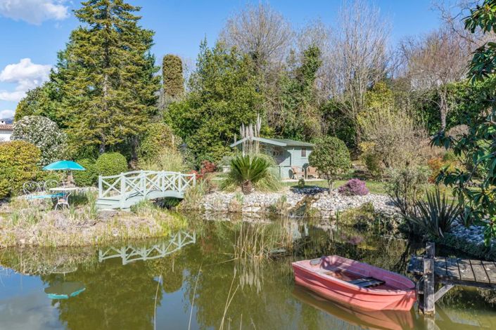 Image No.19-5 Bed Property for sale