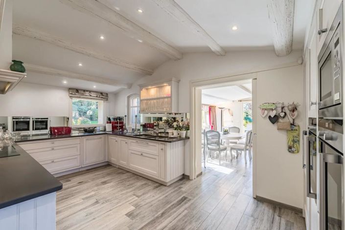 Image No.6-5 Bed Property for sale