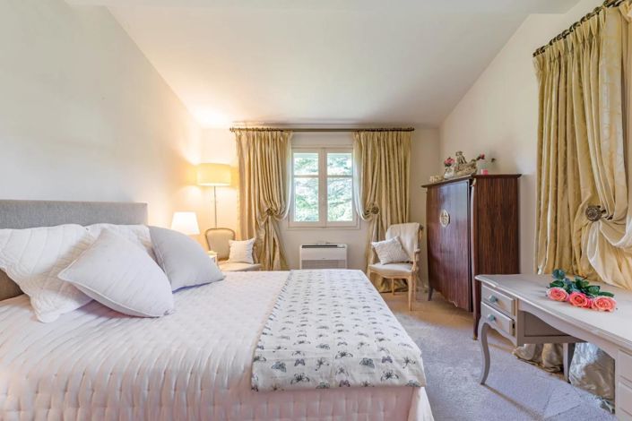 Image No.7-5 Bed Property for sale