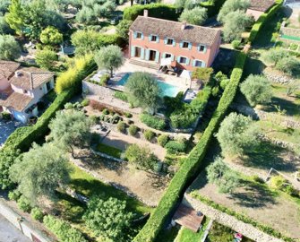 1 - Châteauneuf-Grasse, Villa