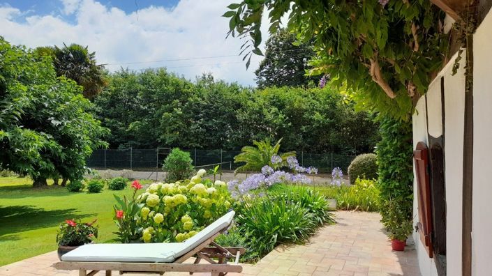 Image No.1-6 Bed House for sale