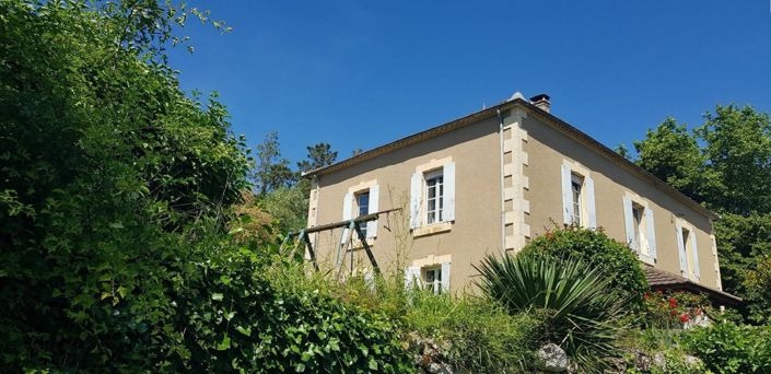 Image No.1-4 Bed Property for sale
