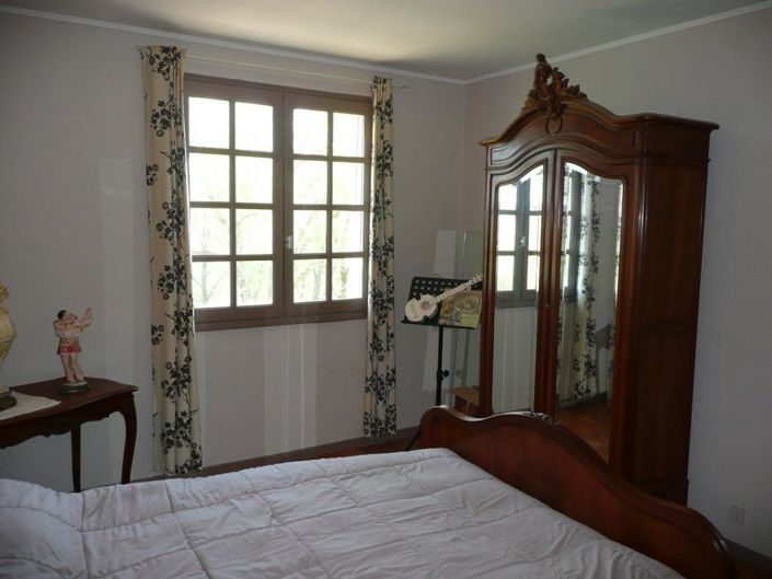 Image No.20-4 Bed House for sale