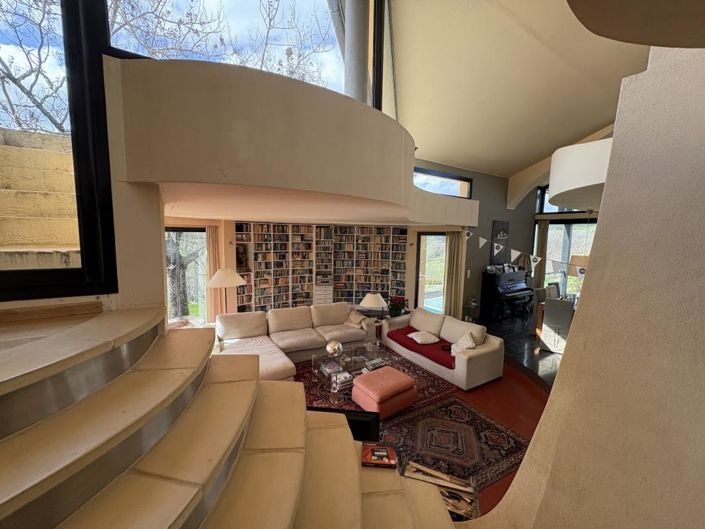 Image No.14-3 Bed Property for sale