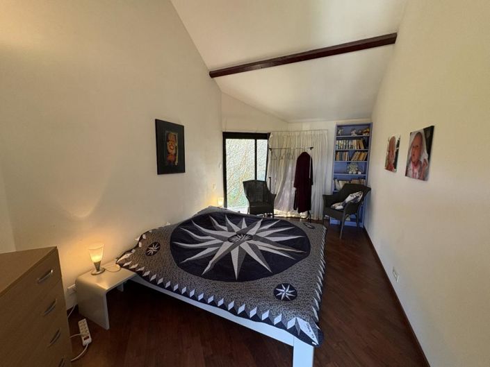 Image No.18-3 Bed Property for sale