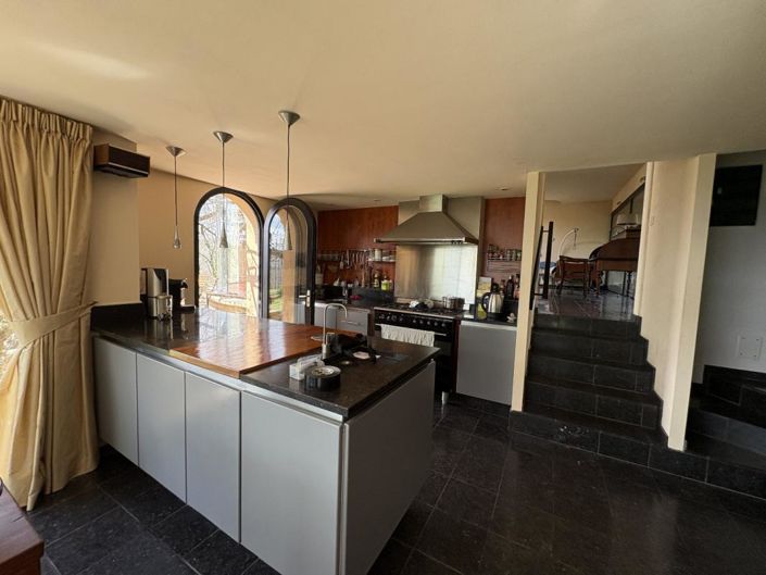 Image No.9-3 Bed Property for sale