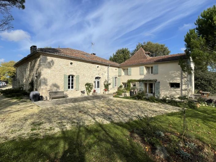 Image No.1-8 Bed Property for sale