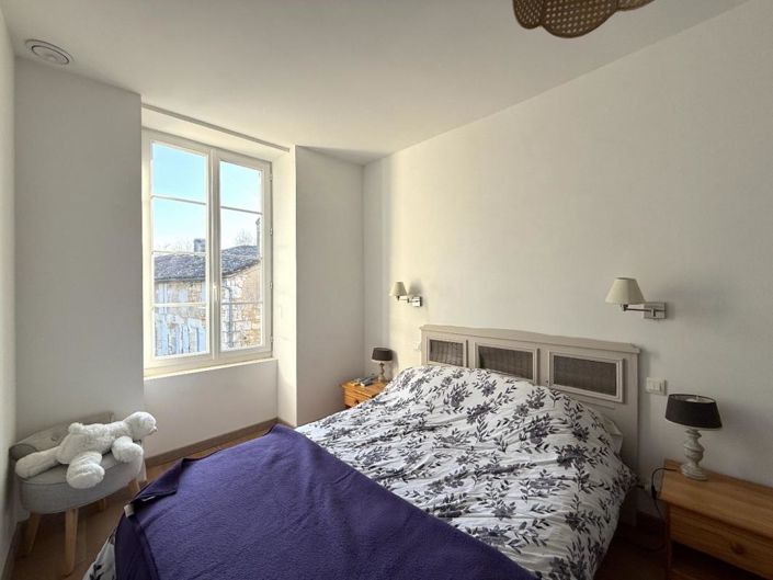 Image No.11-9 Bed Chateaux for sale