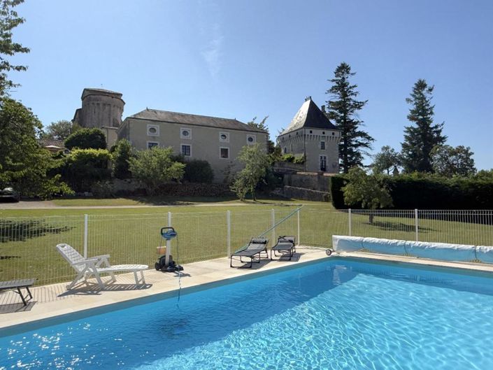 Image No.4-9 Bed Chateaux for sale