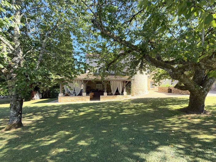 Image No.5-9 Bed Chateaux for sale