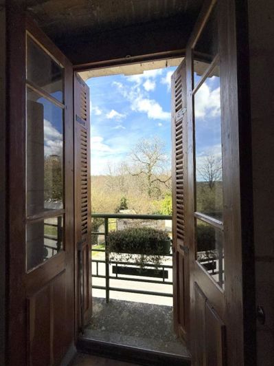 Image No.6-4 Bed House for sale