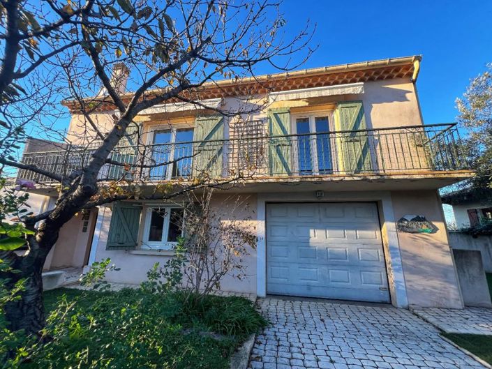 Image No.1-5 Bed Property for sale