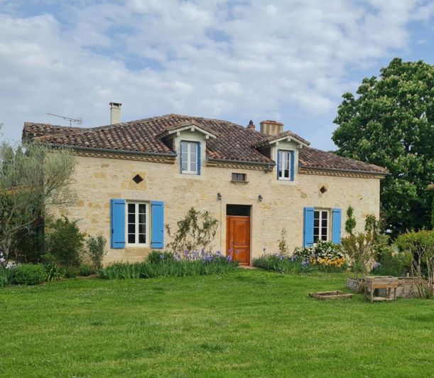 Image No.1-4 Bed House for sale