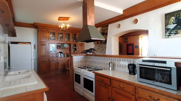 Image No.10-4 Bed Property for sale