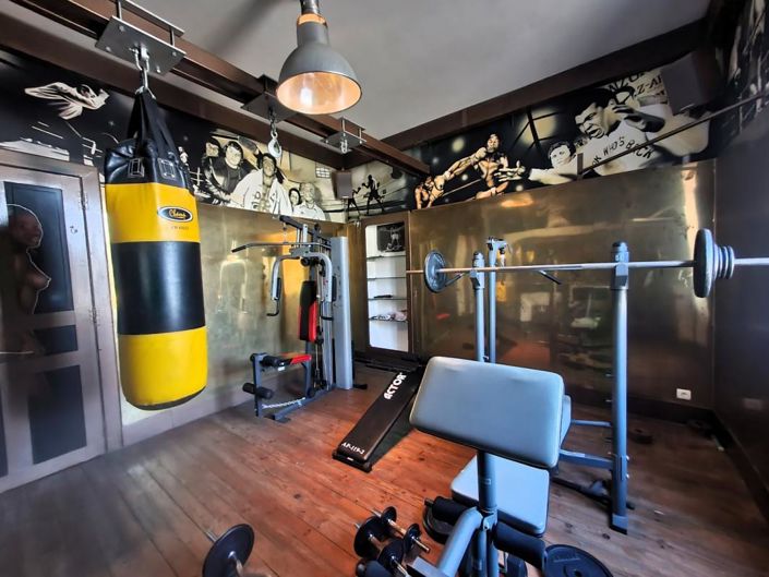 Image No.15-4 Bed Property for sale