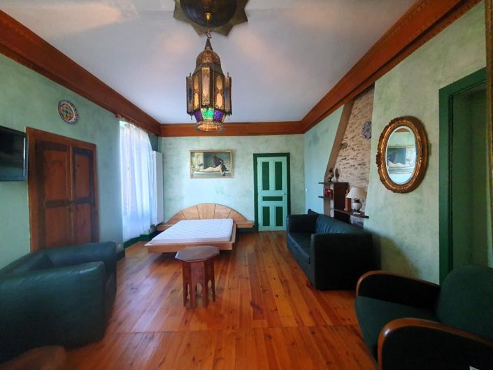 Image No.18-4 Bed Property for sale