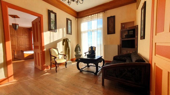 Image No.4-4 Bed Property for sale