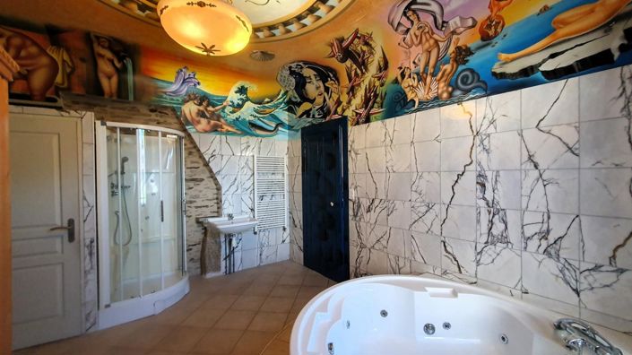 Image No.8-4 Bed Property for sale