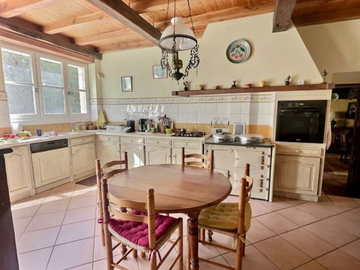 Image No.4-8 Bed Property for sale