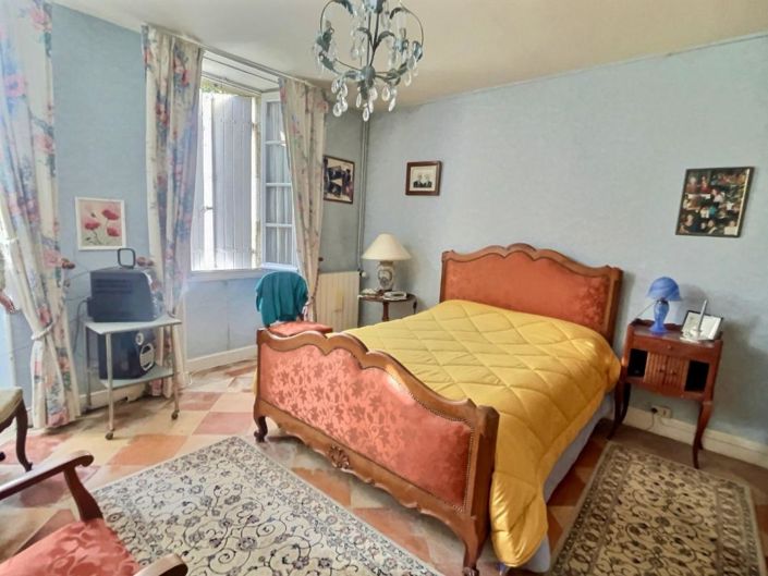 Image No.6-8 Bed Property for sale