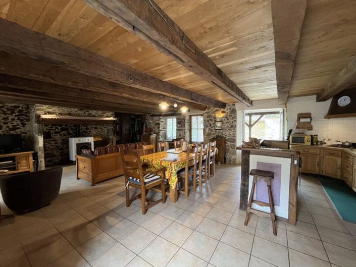 Image No.11-3 Bed House for sale