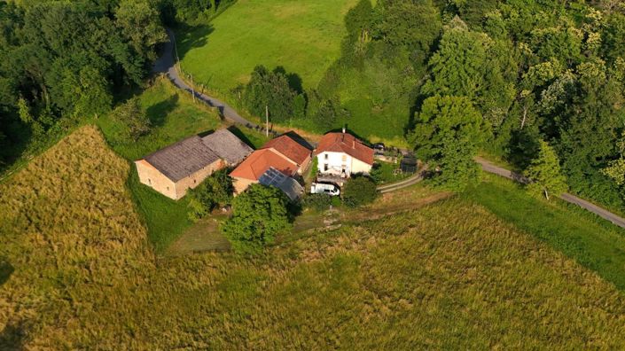 Image No.1-5 Bed Property for sale