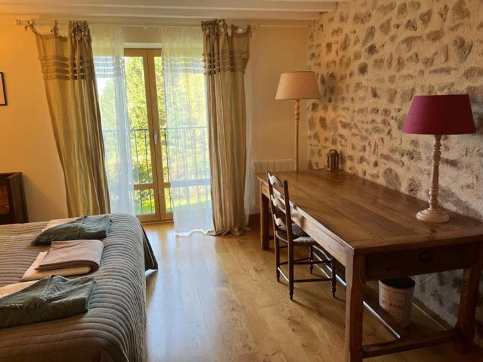 Image No.7-12 Bed Property for sale