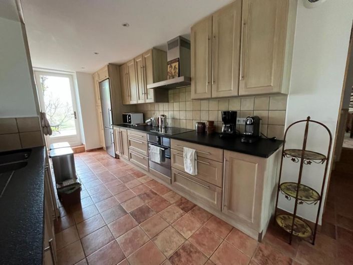 Image No.9-12 Bed Property for sale