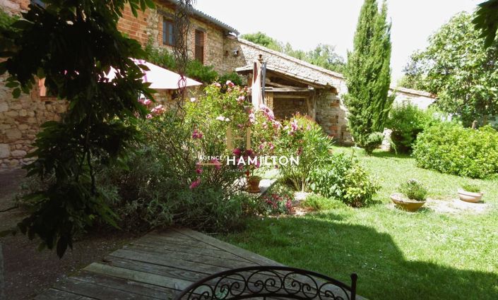 Image No.1-8 Bed Property for sale