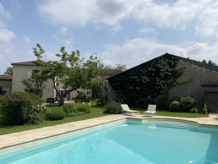 Image No.18-7 Bed Property for sale