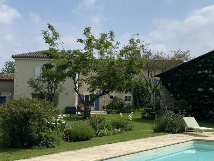 Image No.3-7 Bed Property for sale