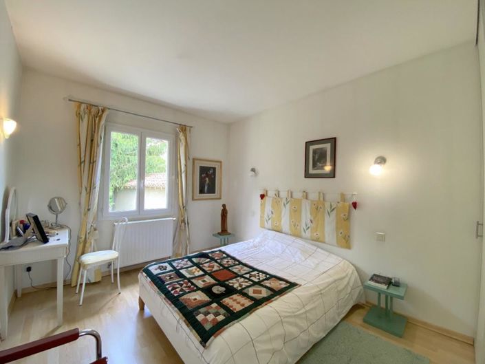 Image No.9-7 Bed Property for sale