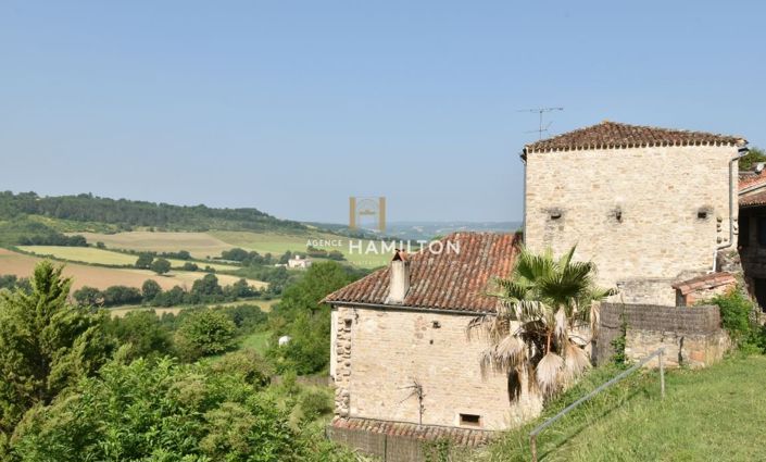 Image No.1-4 Bed House for sale