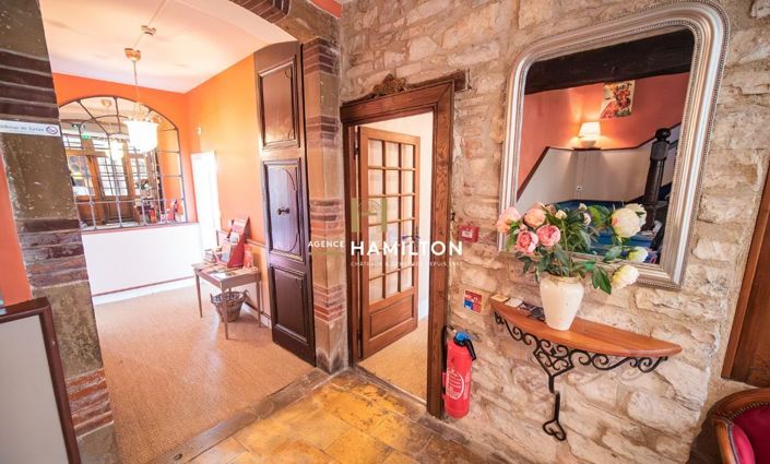 Image No.1-8 Bed House for sale