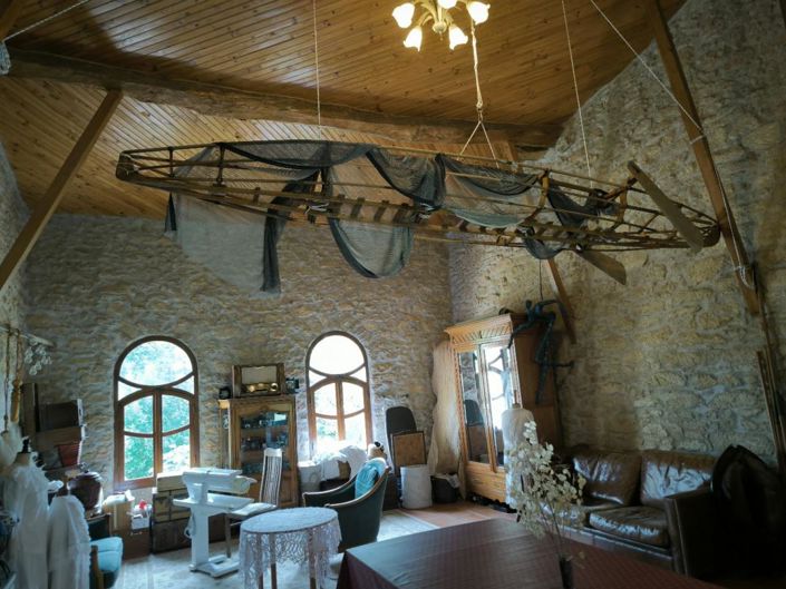 Image No.12-8 Bed Property for sale