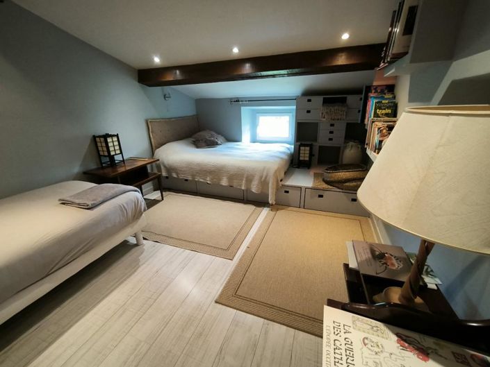 Image No.15-8 Bed Property for sale