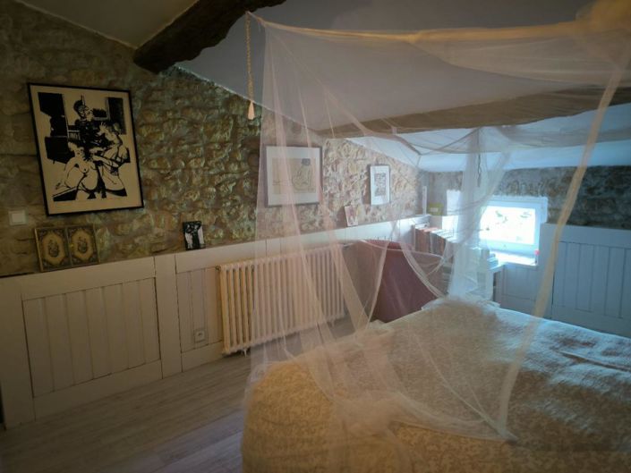 Image No.16-8 Bed Property for sale