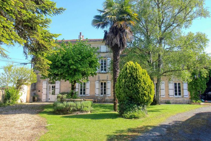 Image No.1-Maison de 15 chambres à vendre à Vinax