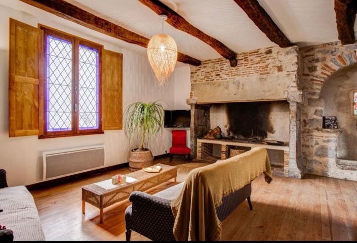 Image No.11-3 Bed Property for sale