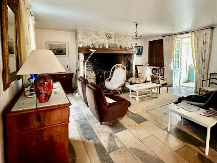 Image No.6-4 Bed House for sale